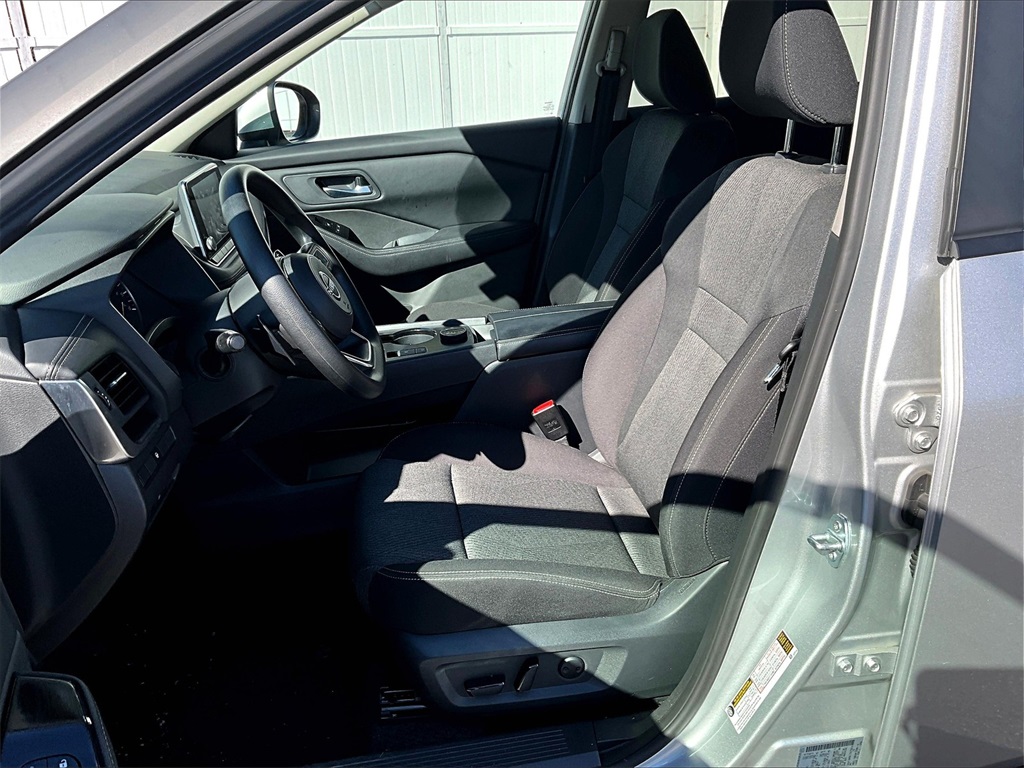 2024 Nissan Rogue SV - Photo 10