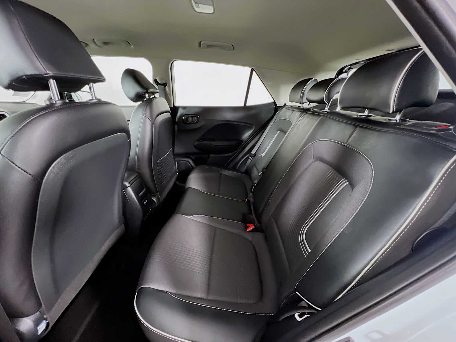 2024 Hyundai Venue Limited - Photo 24