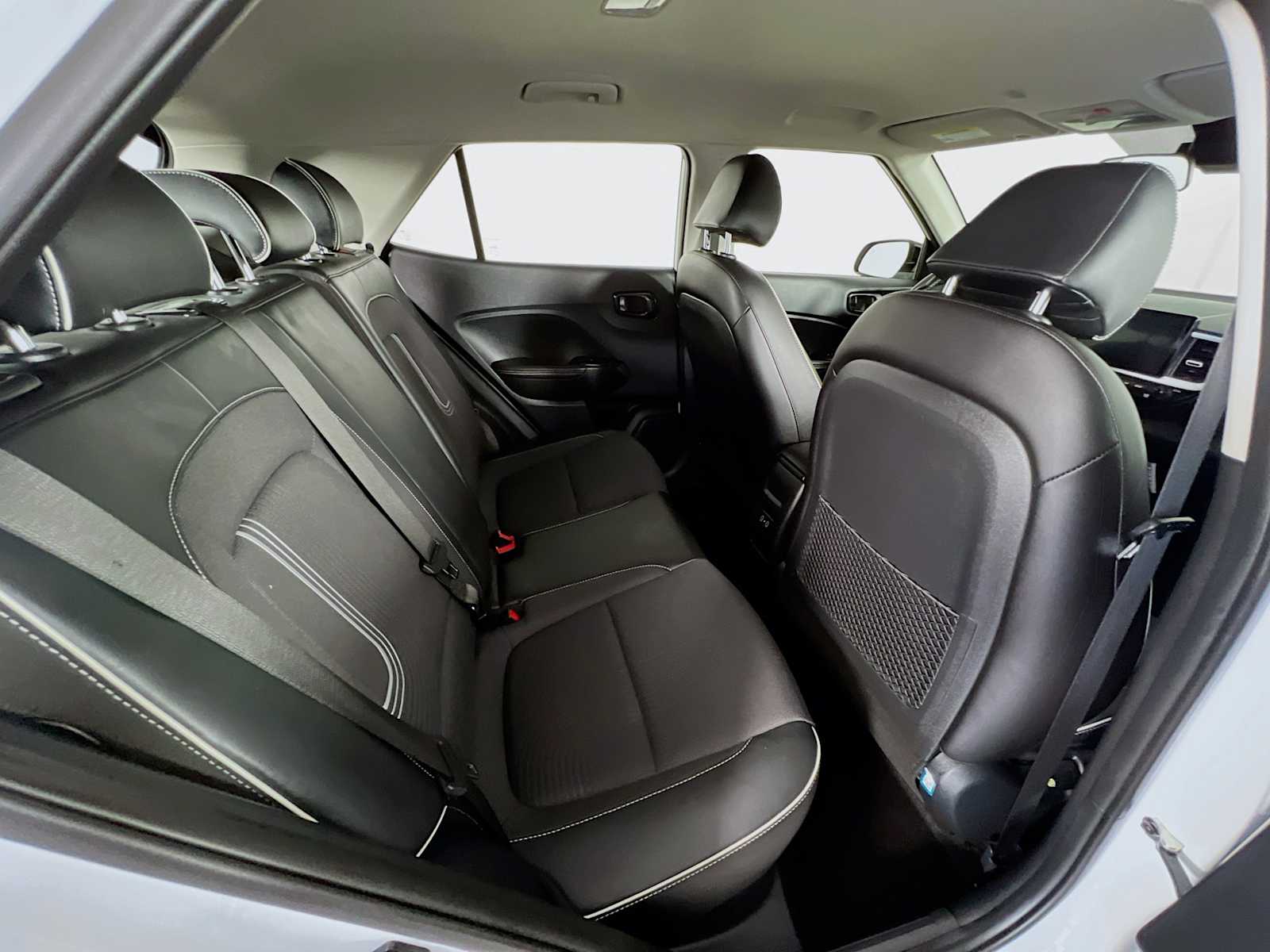 2024 Hyundai Venue Limited - Photo 26