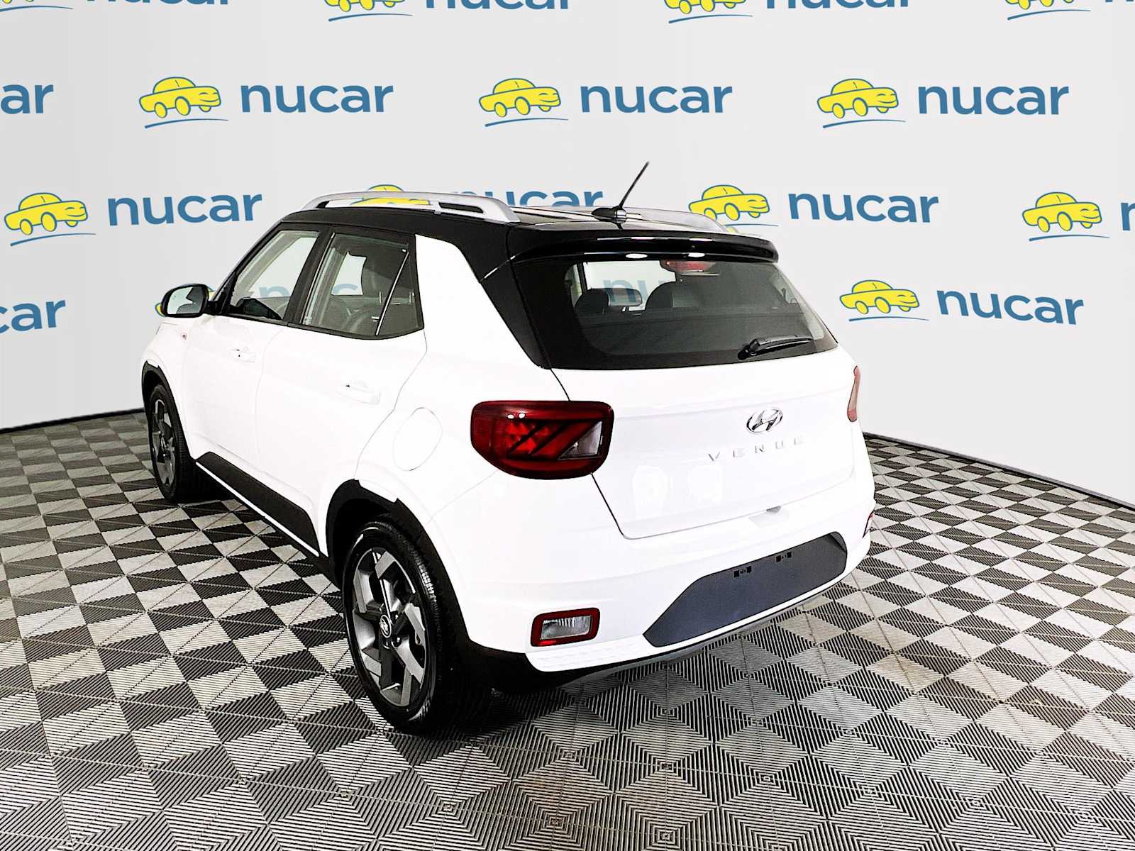 2024 Hyundai Venue Limited - Photo 5