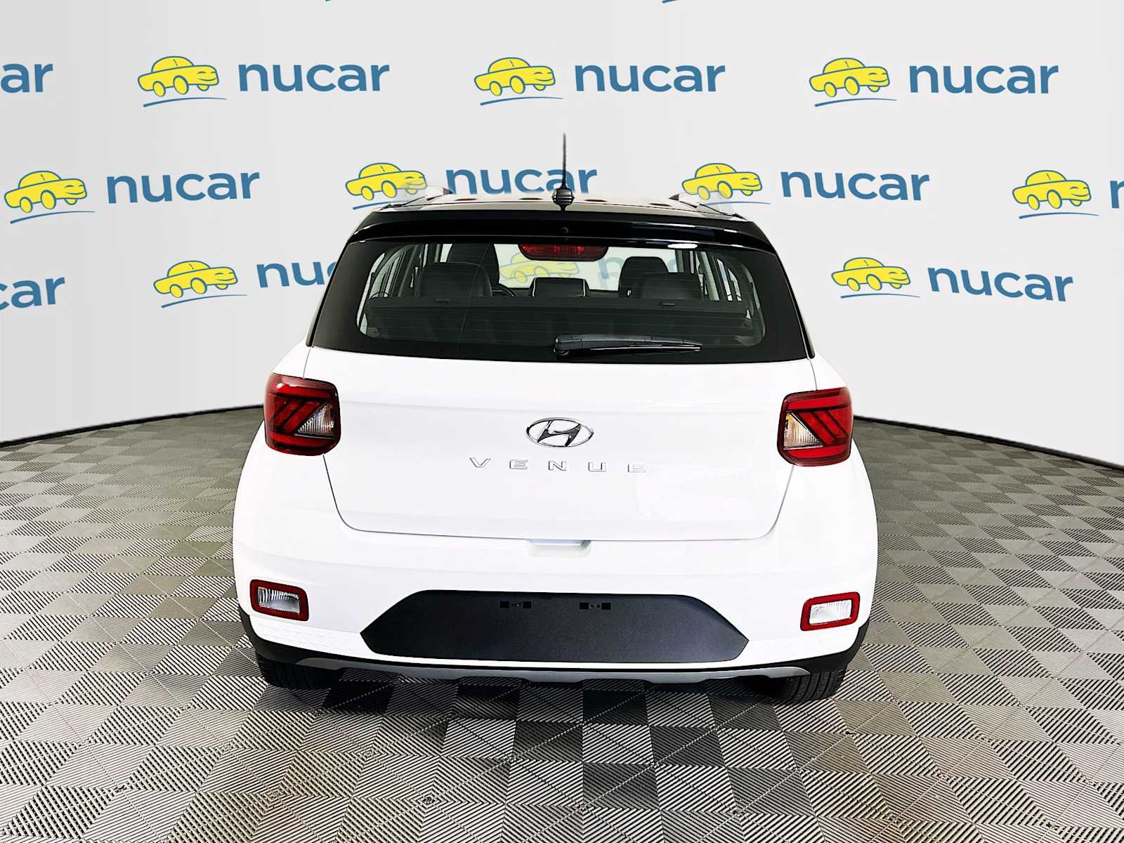 2024 Hyundai Venue Limited - Photo 6