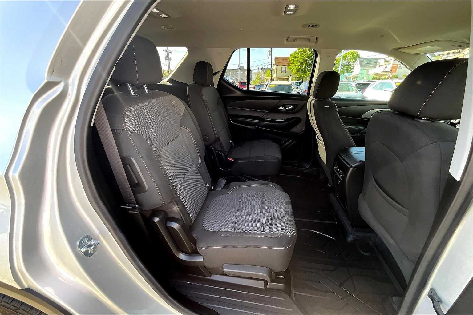 2020 Chevrolet Traverse LT Cloth - Photo 16