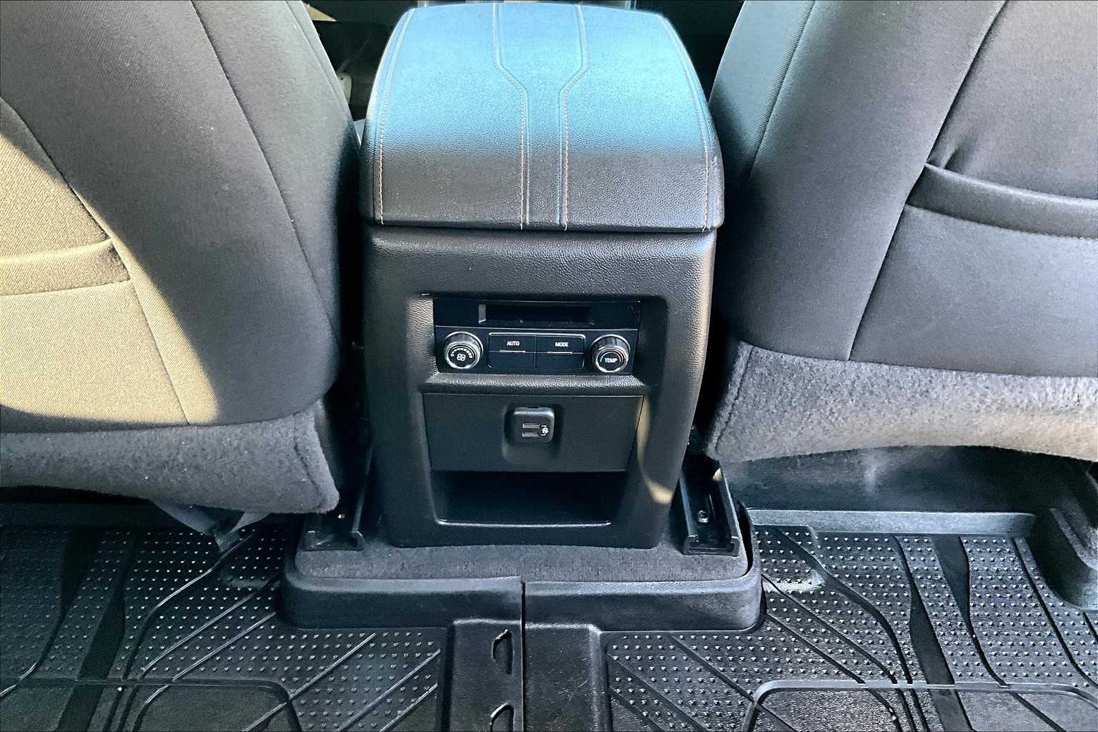 2020 Chevrolet Traverse LT Cloth - Photo 27