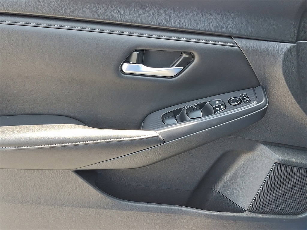 2023 Nissan Sentra SV - Photo 13