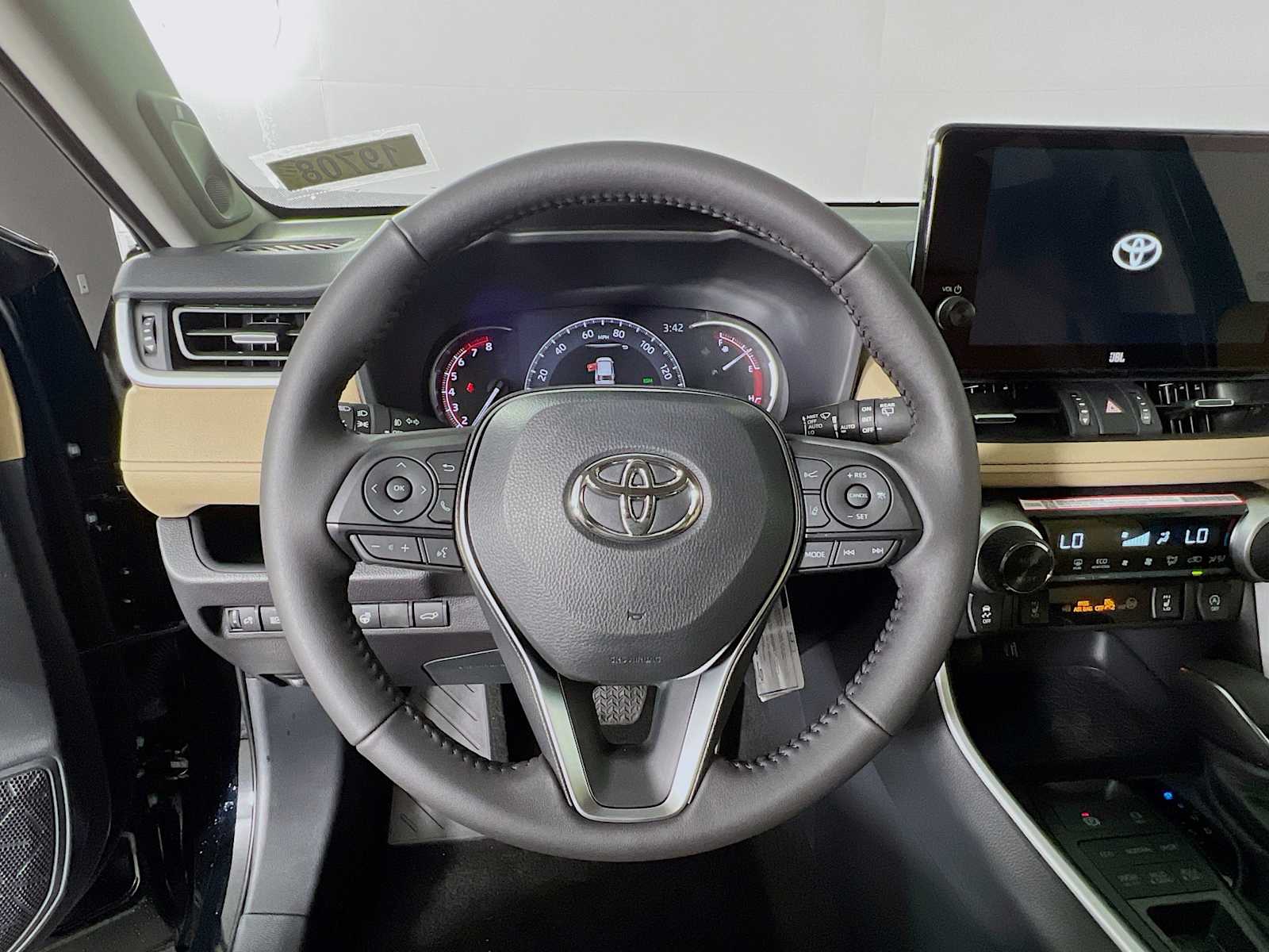 2025 Toyota RAV4 XLE Premium - Photo 7