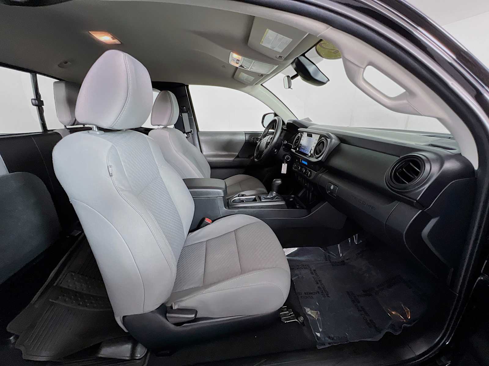 2022 Toyota Tacoma SR - Photo 26