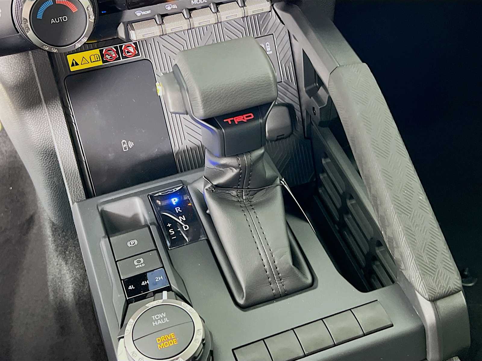2025 Toyota Tacoma TRD Sport - Photo 11