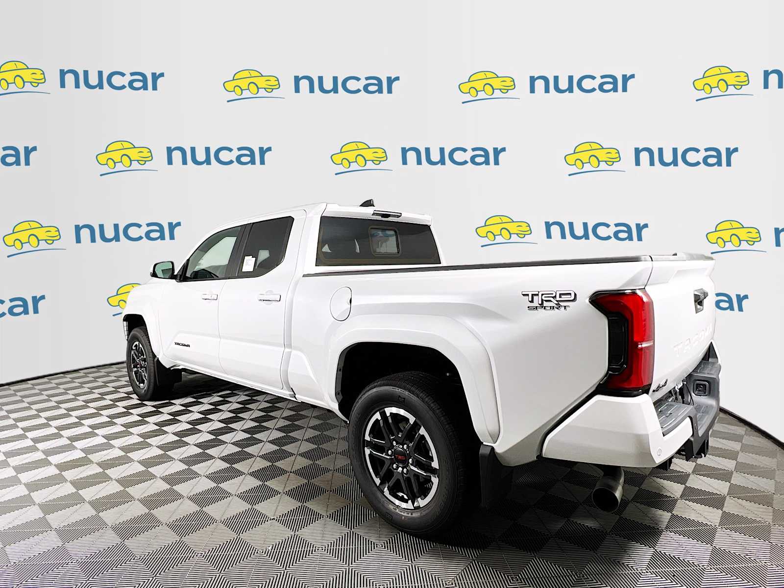 2025 Toyota Tacoma TRD Sport - Photo 4