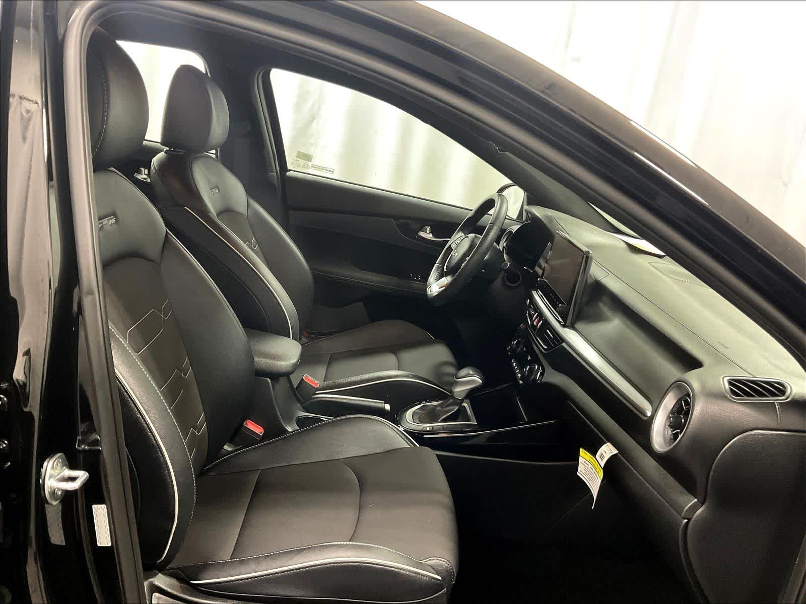 2023 Kia Forte GT-Line - Photo 11