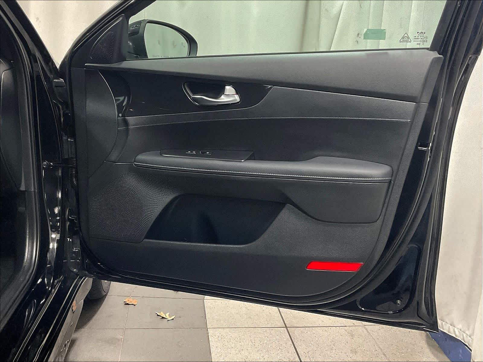 2023 Kia Forte GT-Line - Photo 12