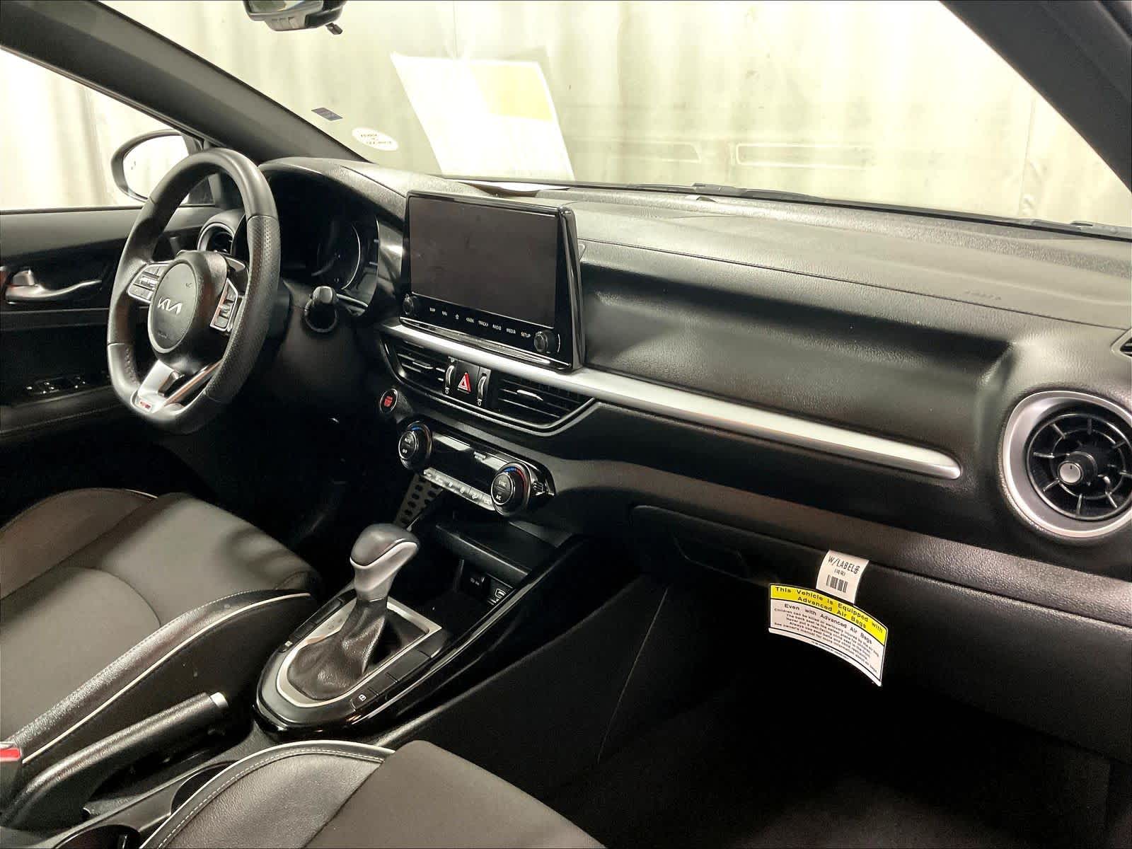 2023 Kia Forte GT-Line - Photo 14