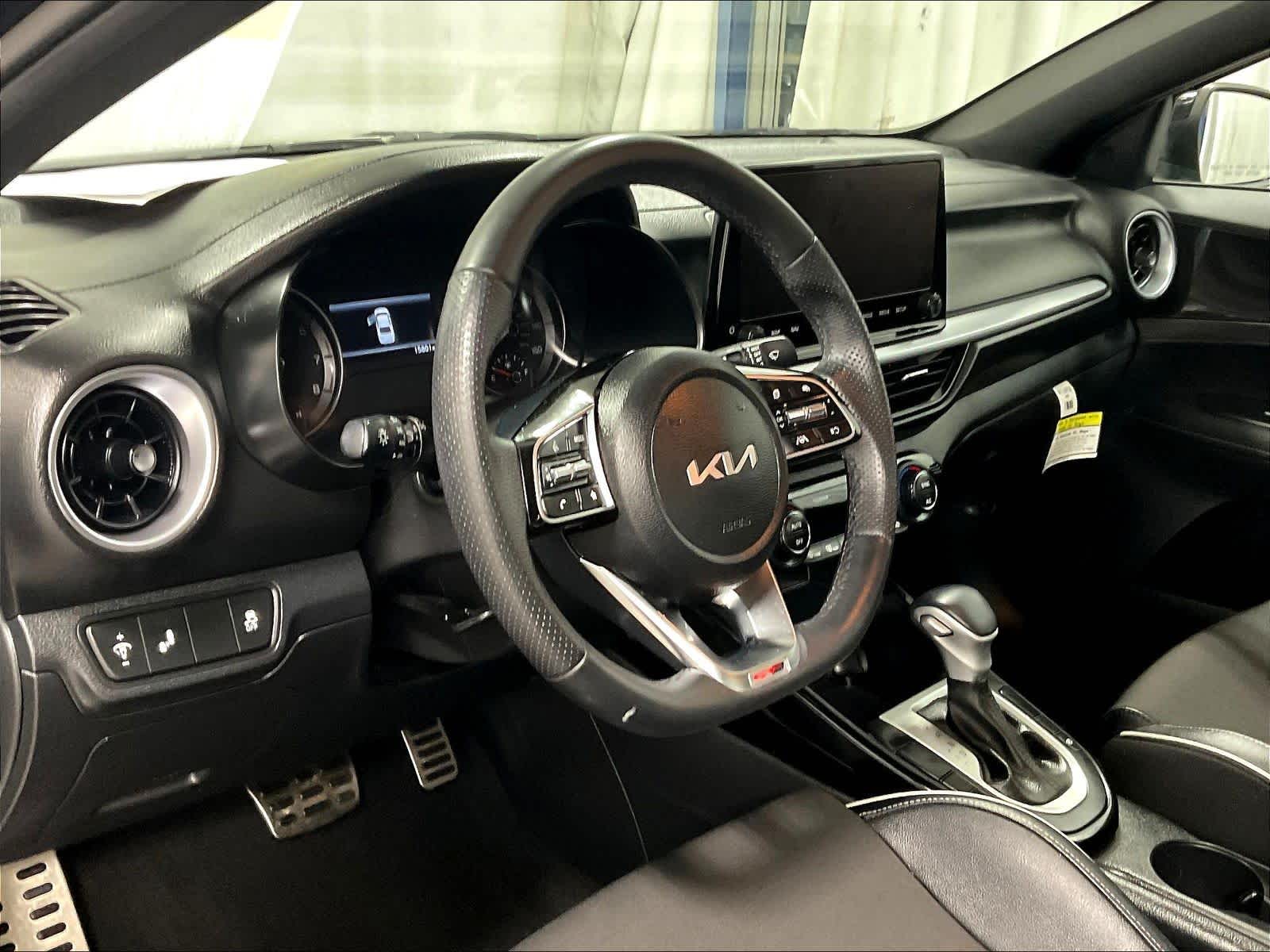 2023 Kia Forte GT-Line - Photo 8