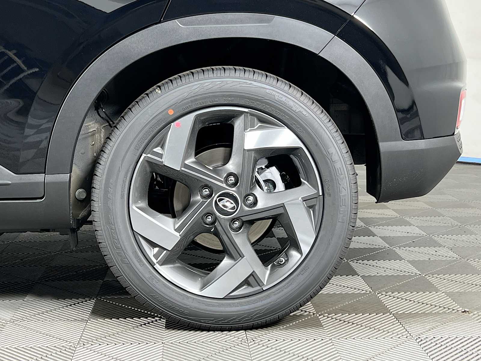 2025 Hyundai Venue SEL - Photo 18