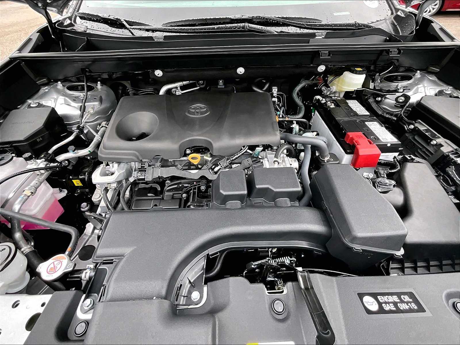 2025 Toyota RAV4 XLE - Photo 16