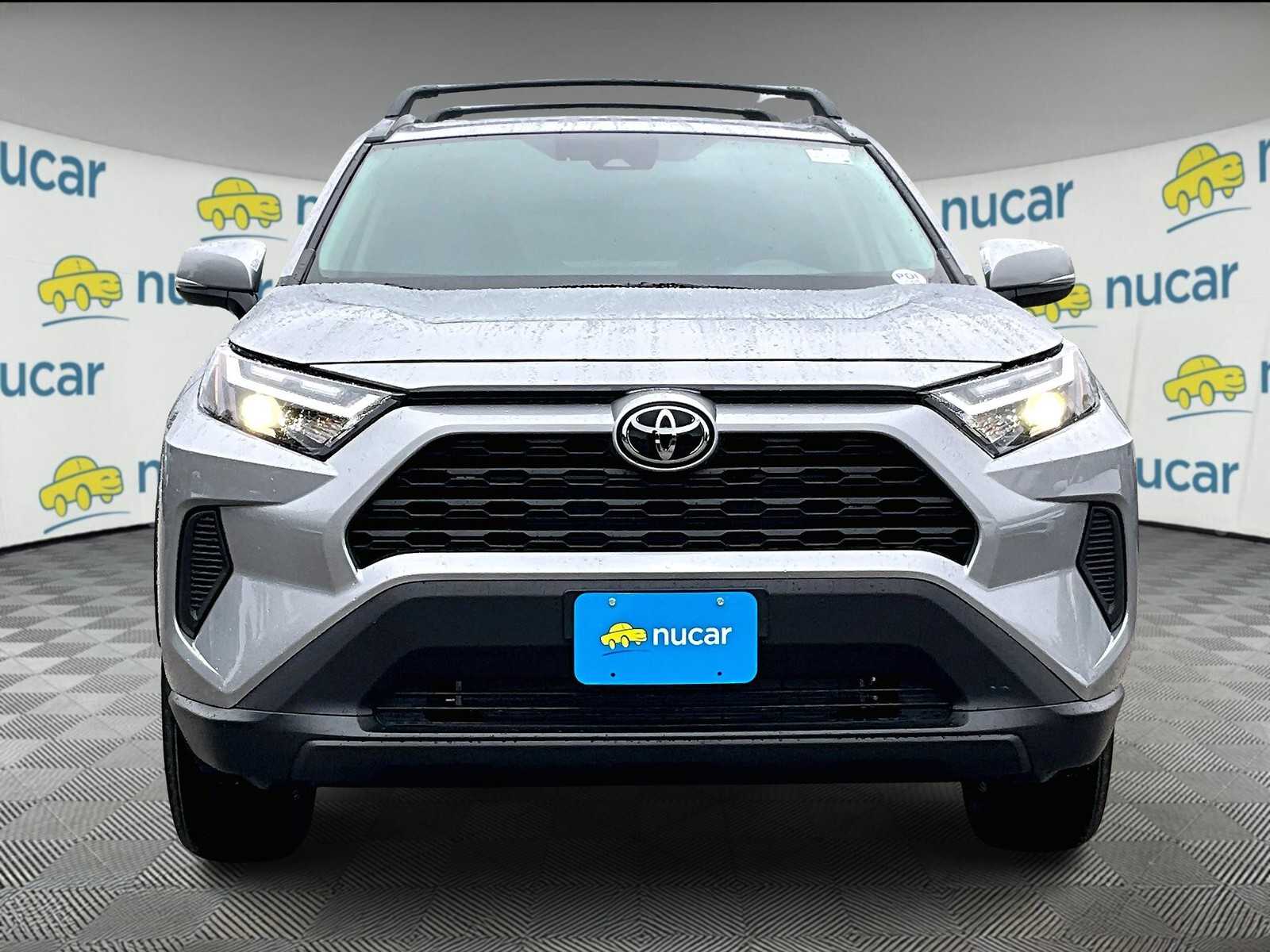 2025 Toyota RAV4 XLE - Photo 3