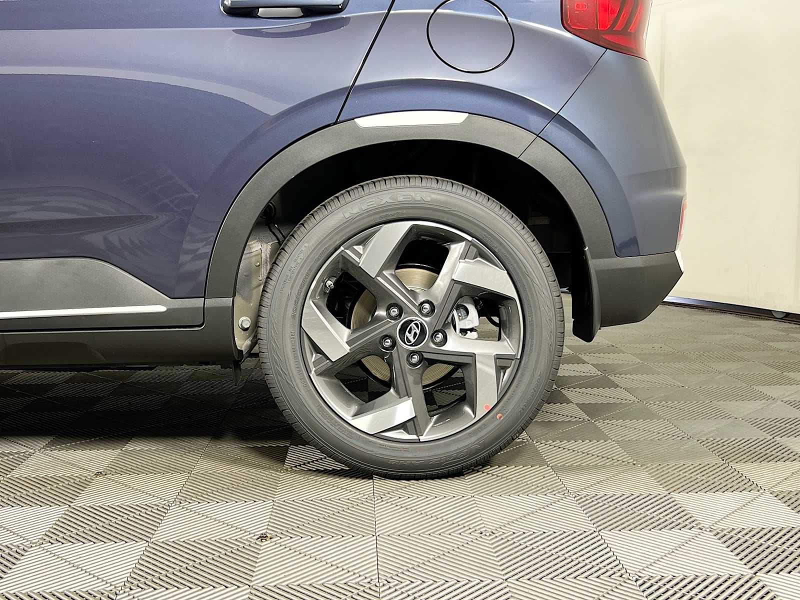 2025 Hyundai Venue Limited - Photo 19