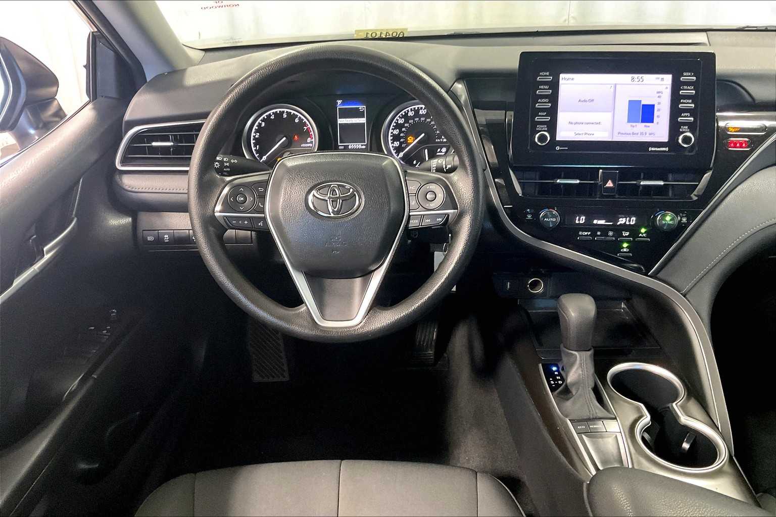 2023 Toyota Camry LE - Photo 17