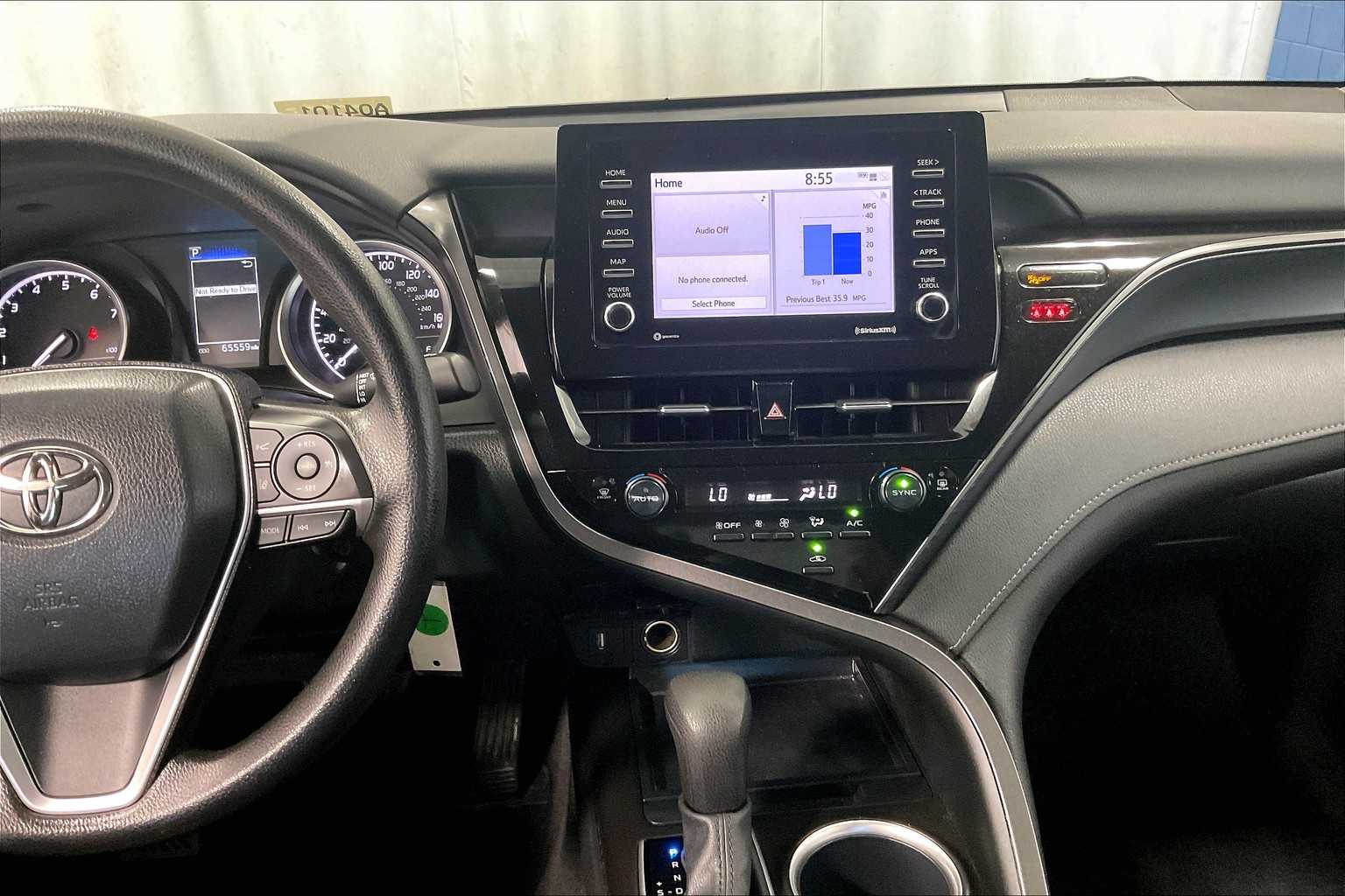 2023 Toyota Camry LE - Photo 18