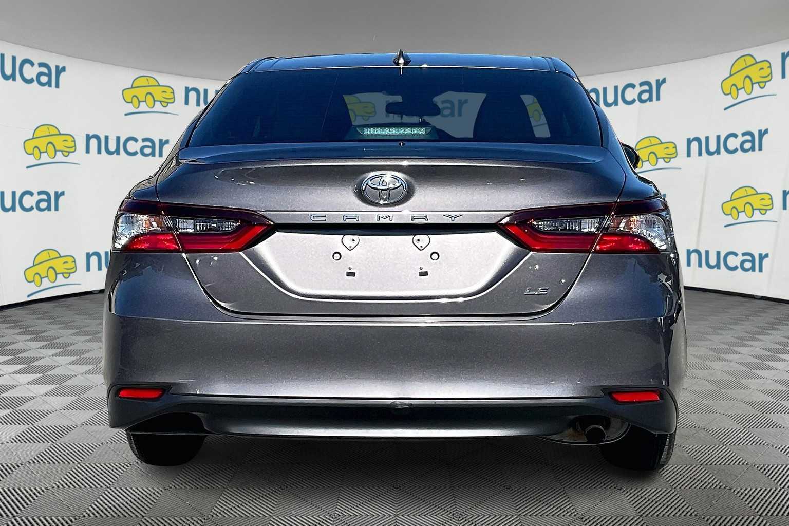 2023 Toyota Camry LE - Photo 5