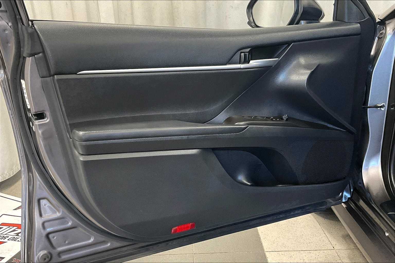 2023 Toyota Camry LE - Photo 9