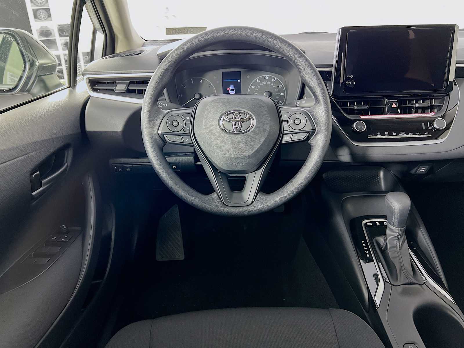2025 Toyota Corolla Hybrid LE - Photo 14