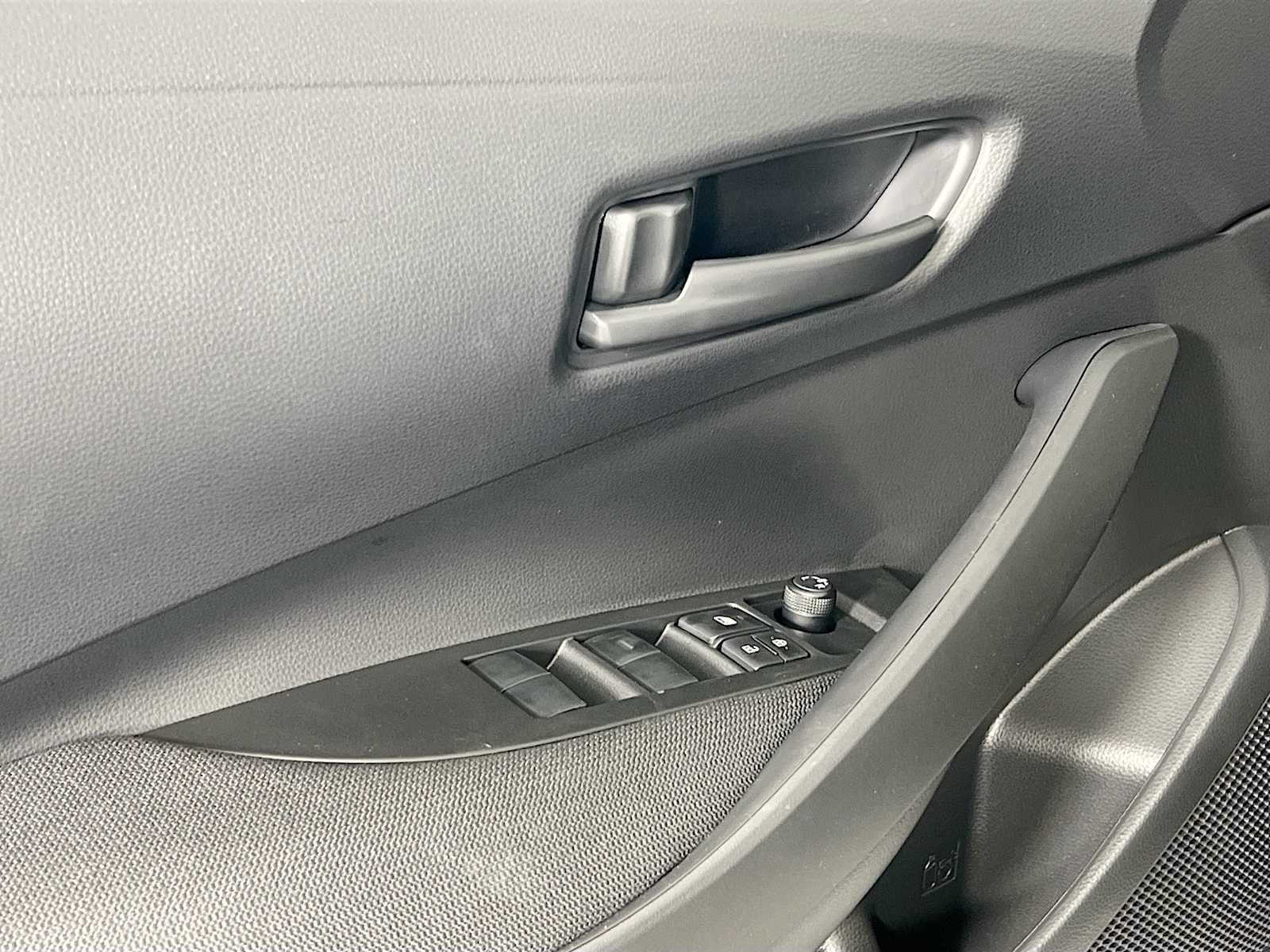 2025 Toyota Corolla Hybrid LE - Photo 15