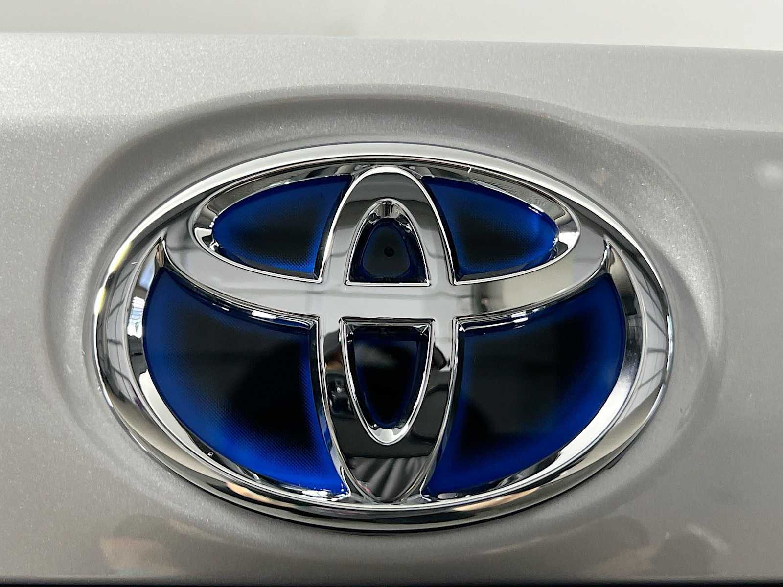 2025 Toyota Corolla Hybrid LE - Photo 17