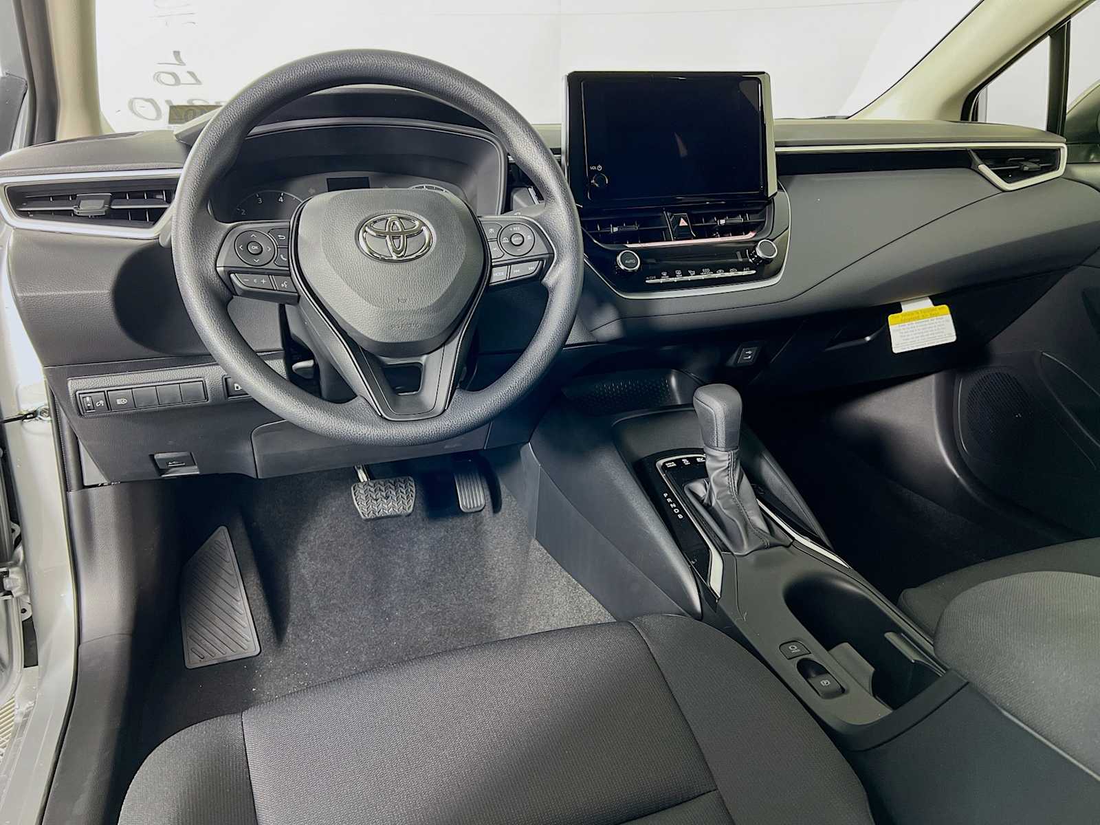 2025 Toyota Corolla Hybrid LE - Photo 6