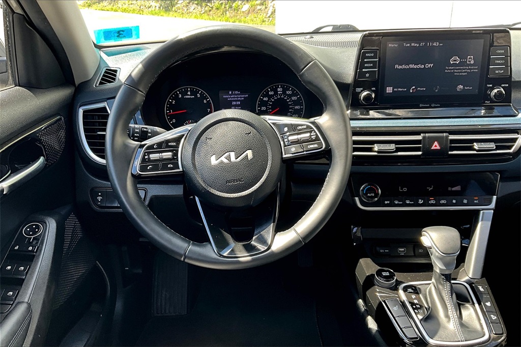 2023 Kia Seltos S - Photo 17