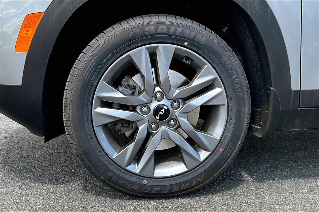 2023 Kia Seltos S - Photo 7