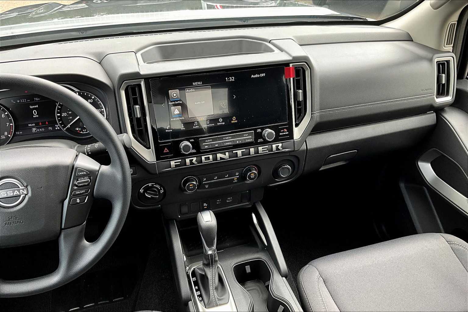 2025 Nissan Frontier SV - Photo 18