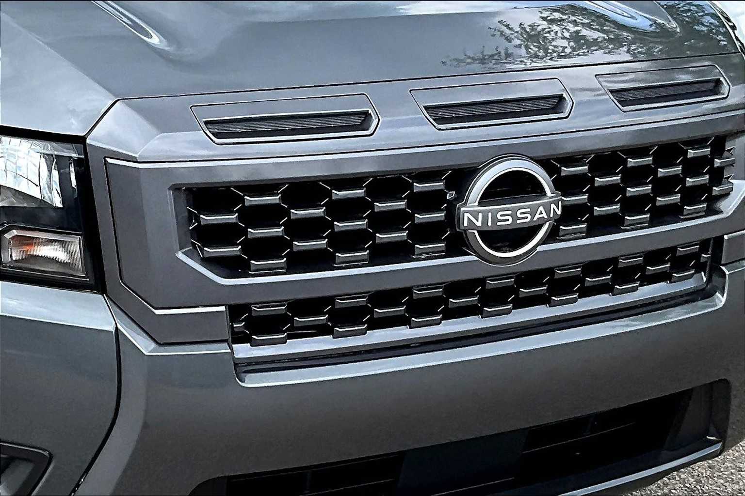 2025 Nissan Frontier SV - Photo 31