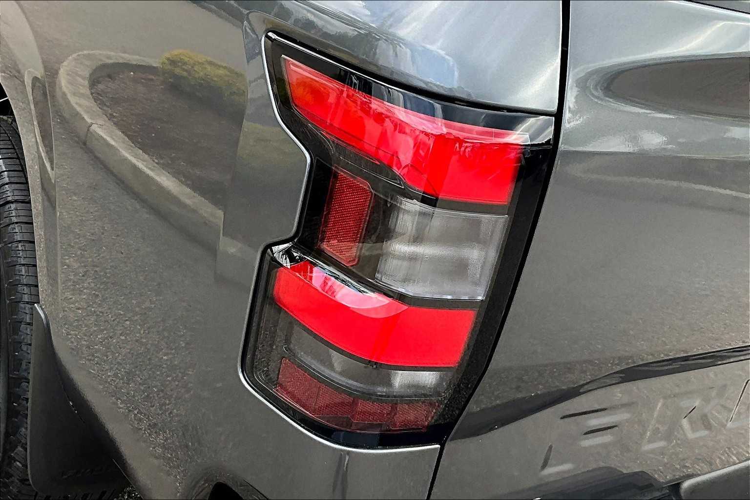 2025 Nissan Frontier SV - Photo 33