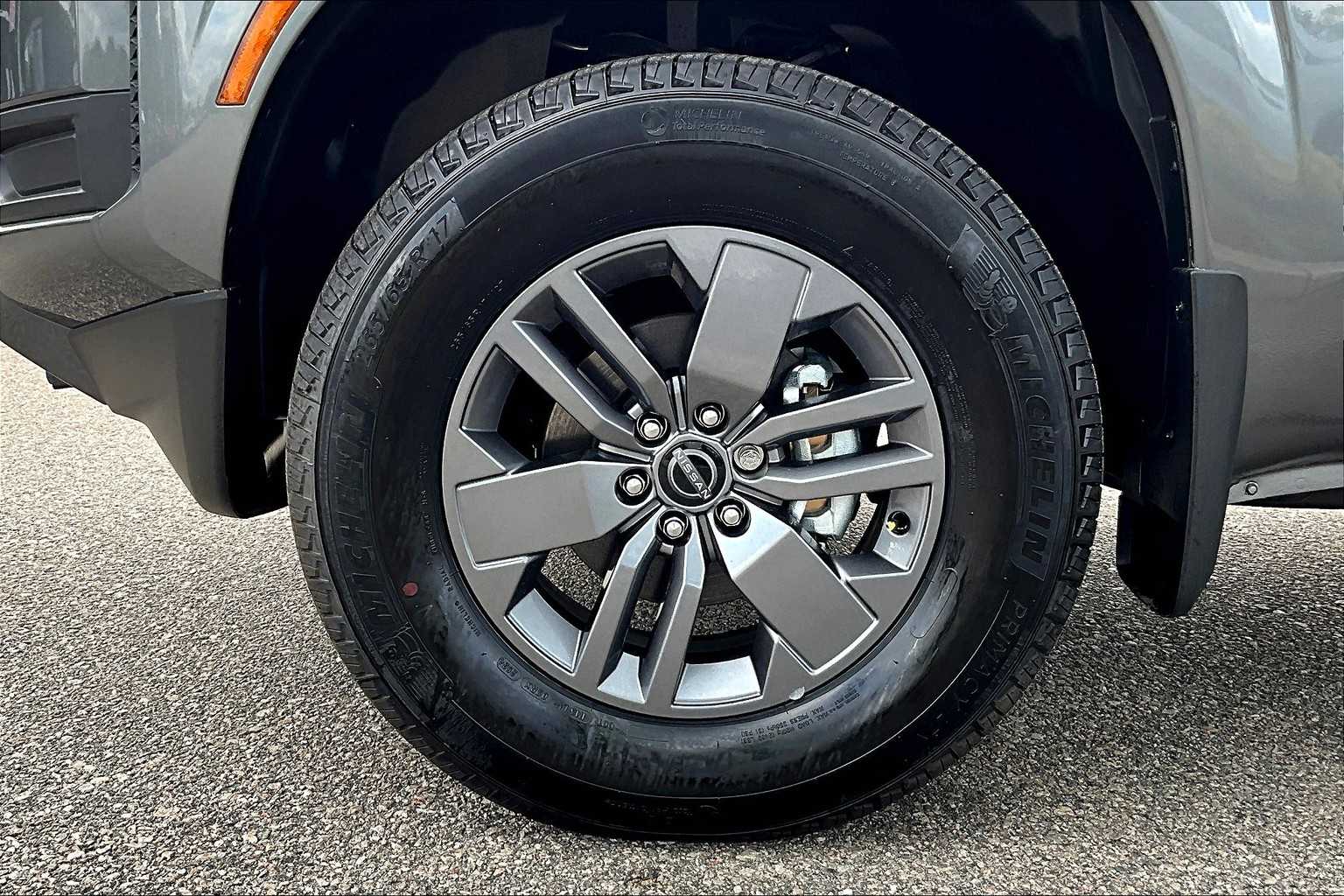 2025 Nissan Frontier SV - Photo 7