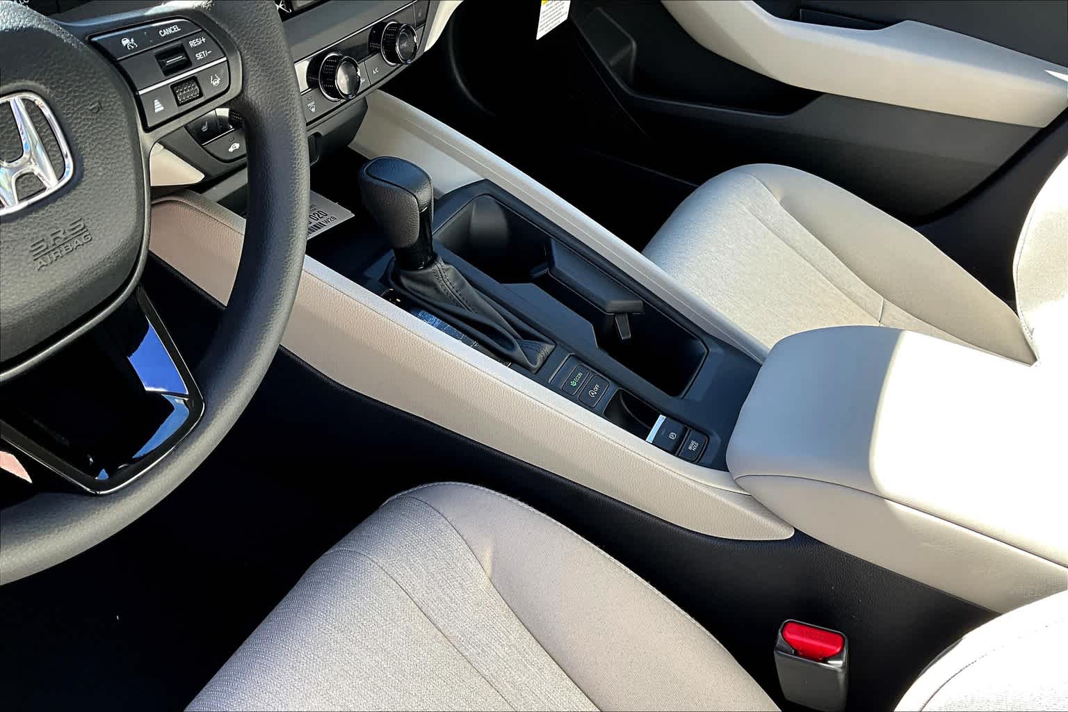 2025 Honda Accord SE - Photo 14