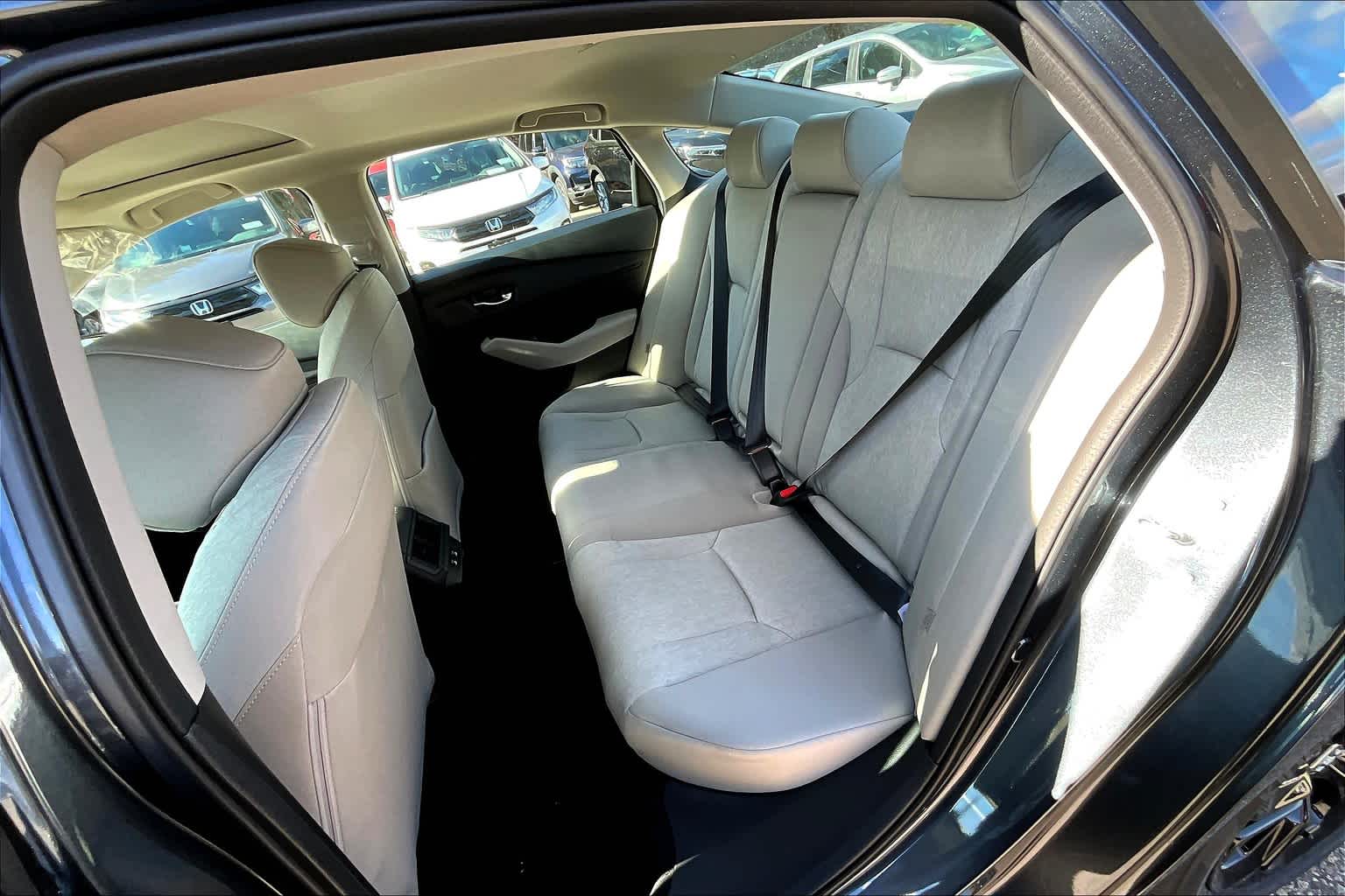2025 Honda Accord SE - Photo 15