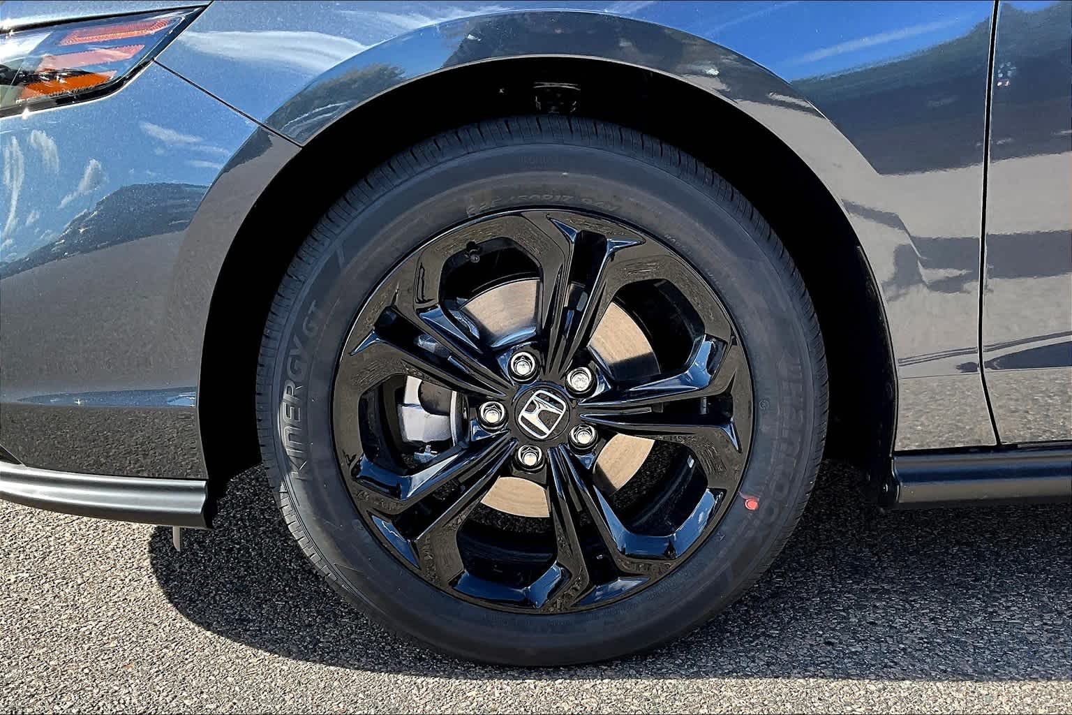 2025 Honda Accord SE - Photo 8
