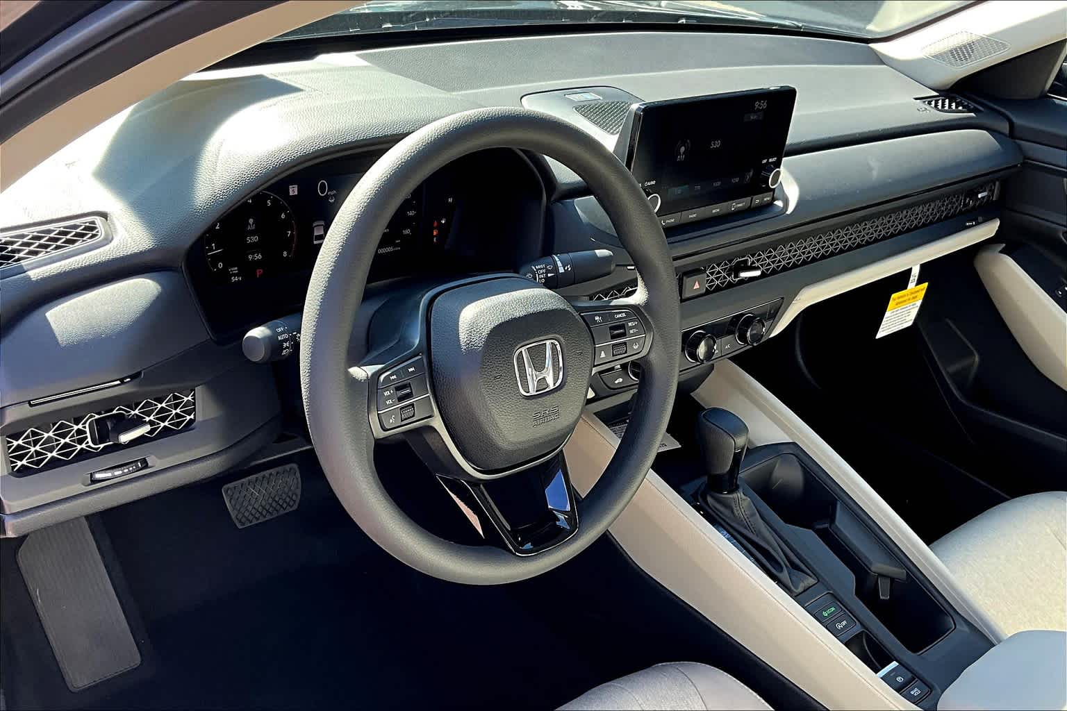 2025 Honda Accord SE - Photo 9
