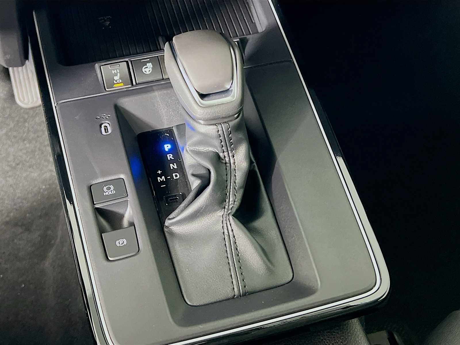 2026 Toyota Corolla Cross XLE - Photo 11