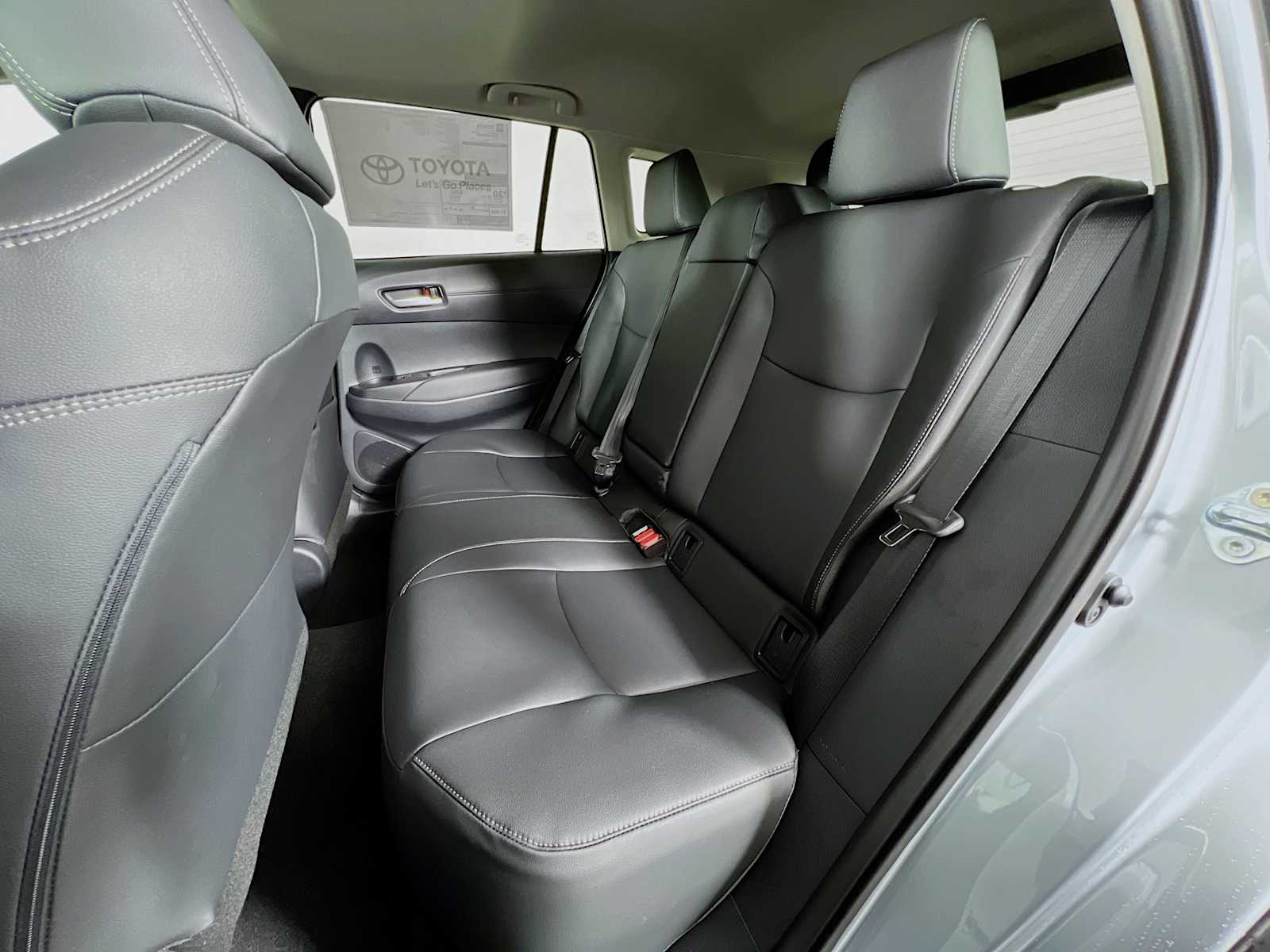 2026 Toyota Corolla Cross XLE - Photo 13