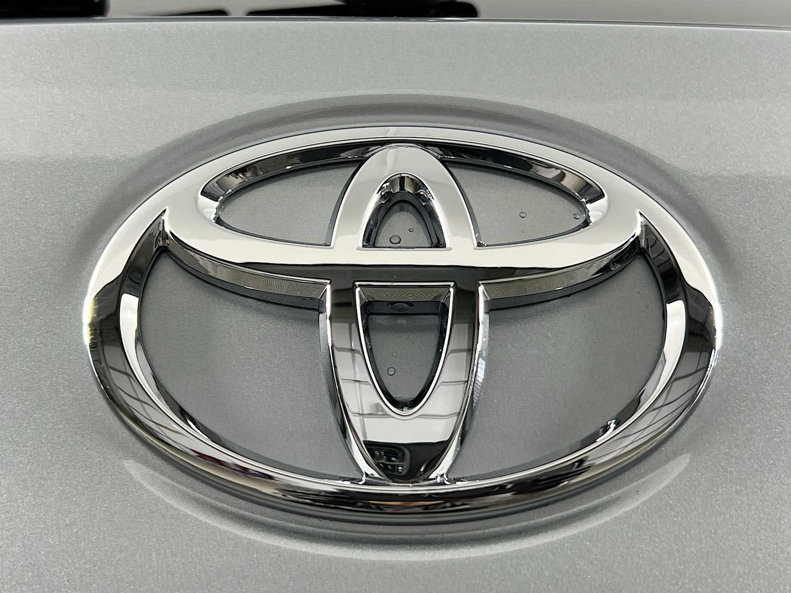 2026 Toyota Corolla Cross XLE - Photo 18