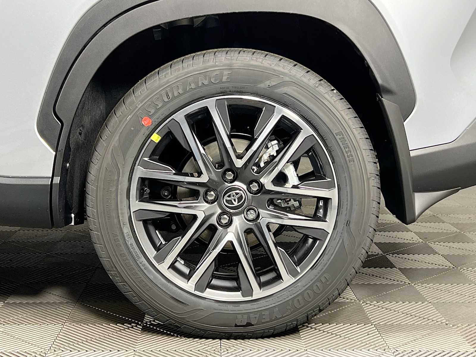 2026 Toyota Corolla Cross XLE - Photo 19