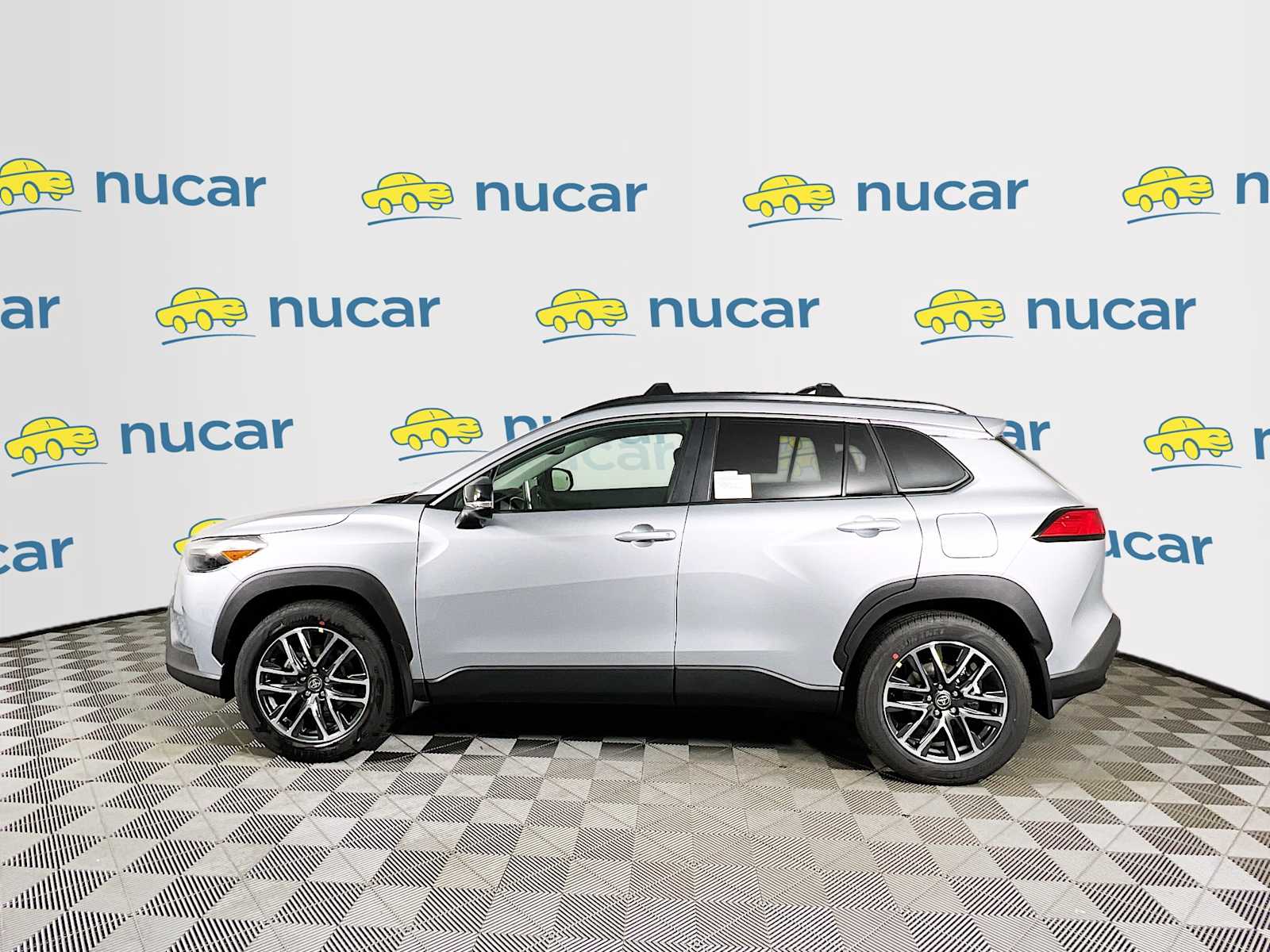 2026 Toyota Corolla Cross XLE - Photo 3