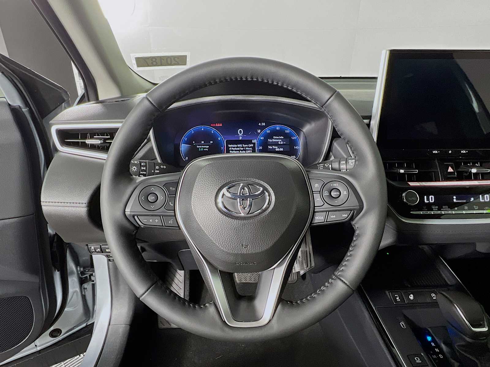 2026 Toyota Corolla Cross XLE - Photo 7