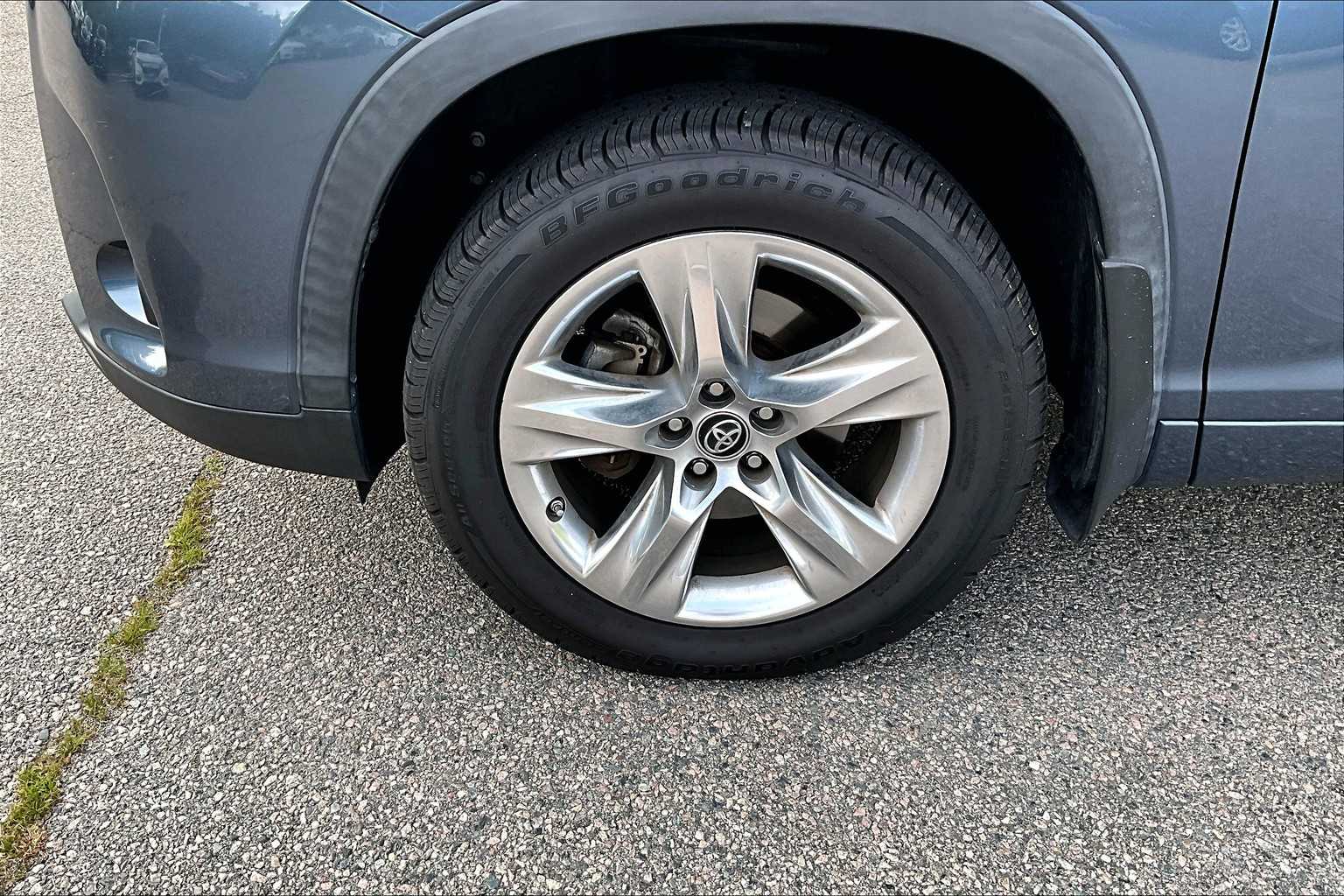 2019 Toyota Highlander Limited - Photo 4