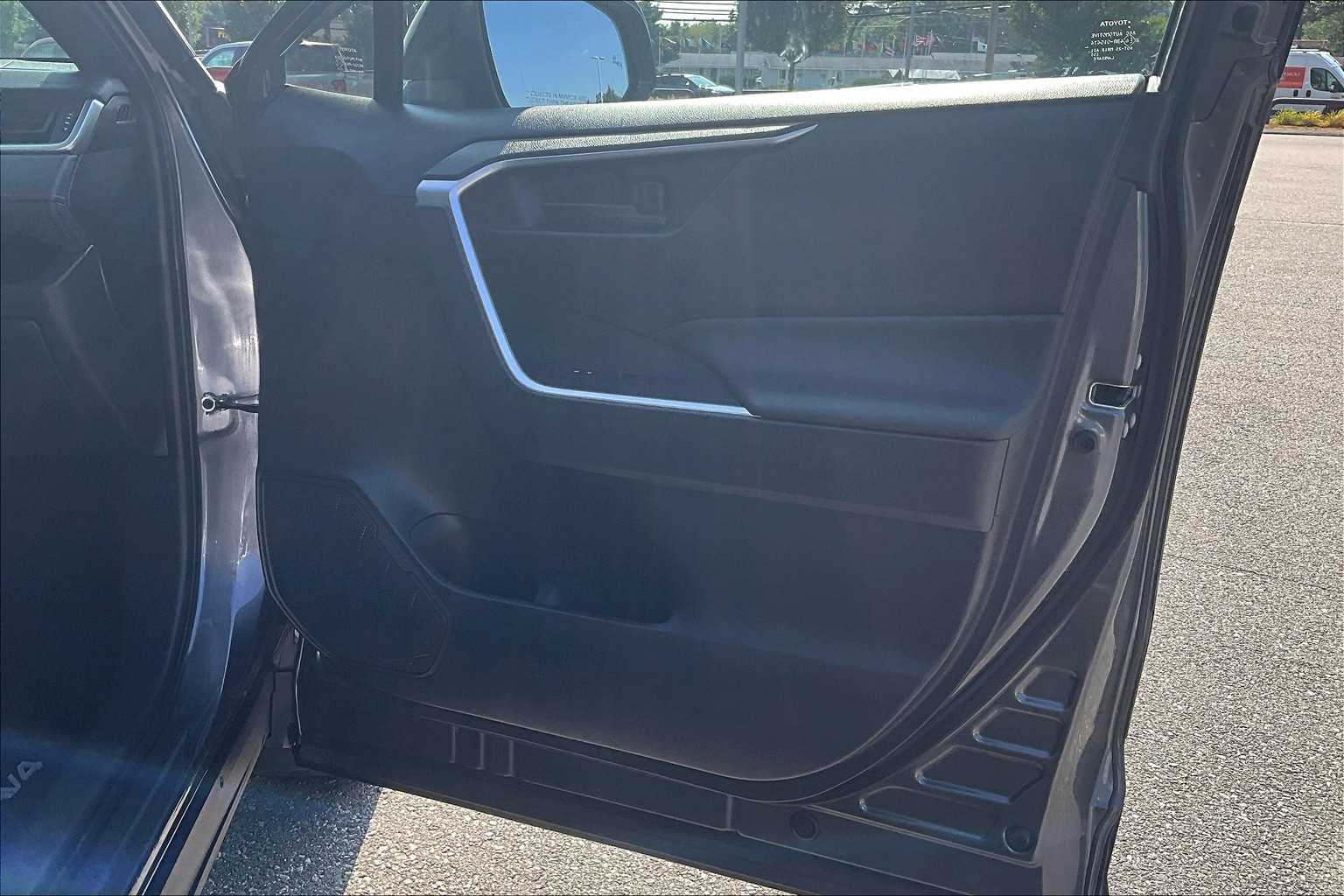 2021 Toyota RAV4 Prime SE - Photo 12
