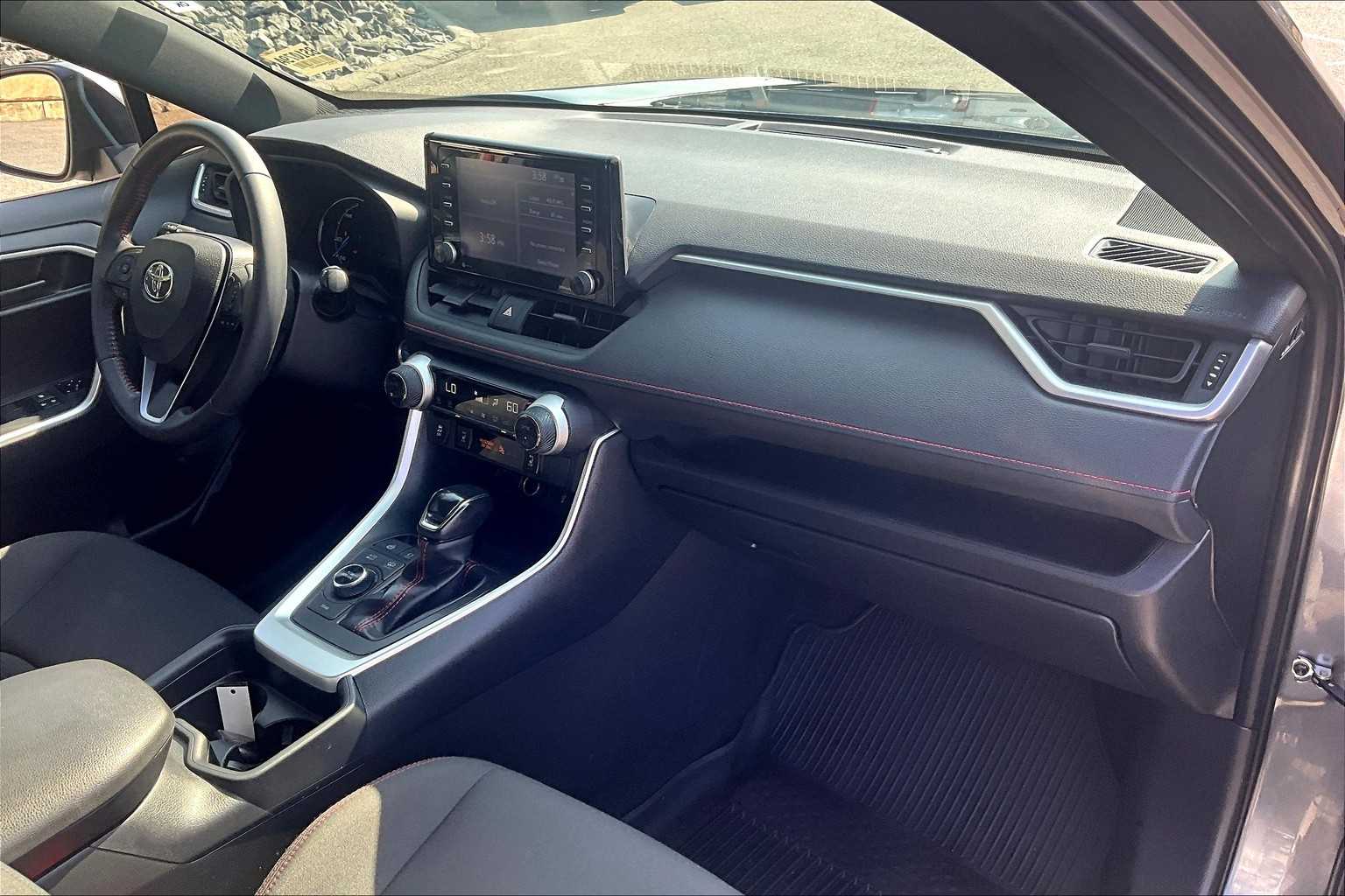 2021 Toyota RAV4 Prime SE - Photo 14