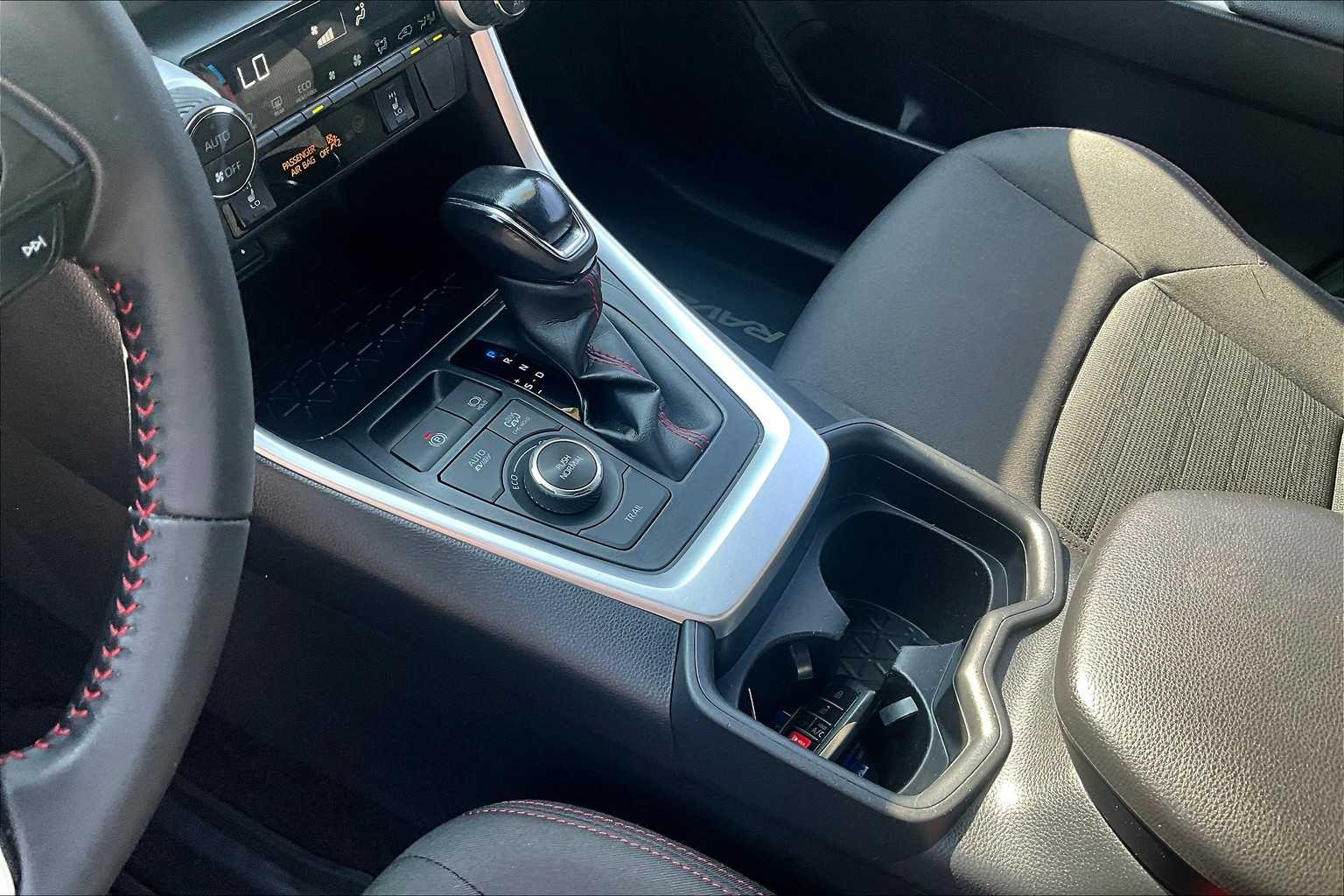 2021 Toyota RAV4 Prime SE - Photo 20