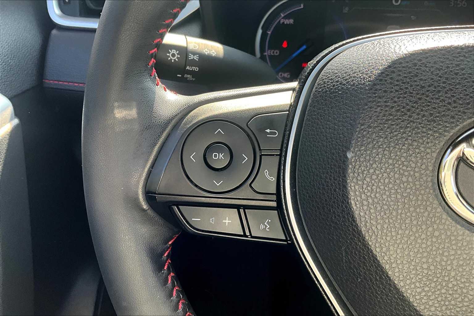 2021 Toyota RAV4 Prime SE - Photo 23
