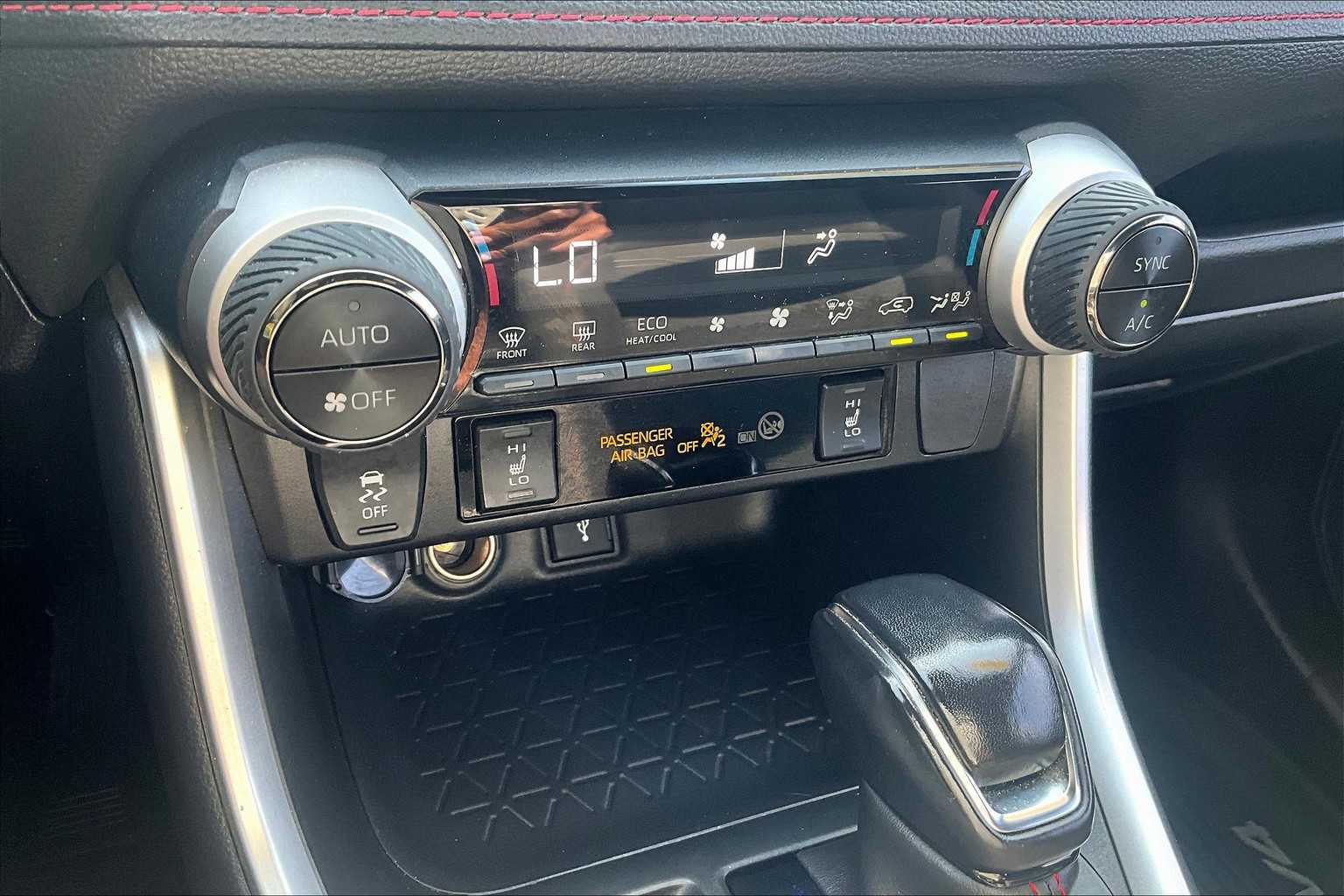 2021 Toyota RAV4 Prime SE - Photo 26